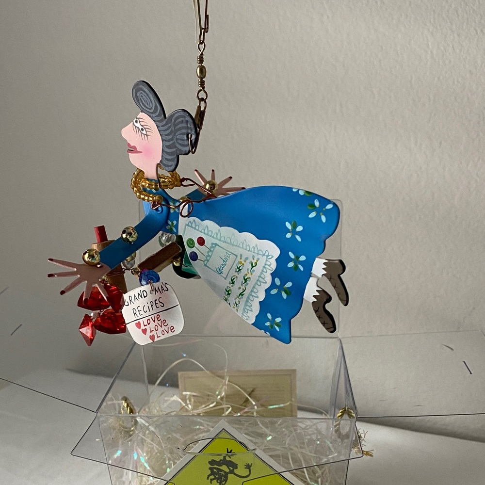 Silvestri Vintage Karen Rossi Fanciful Flights Grandma Metal Ornament - Picture 5 of 8